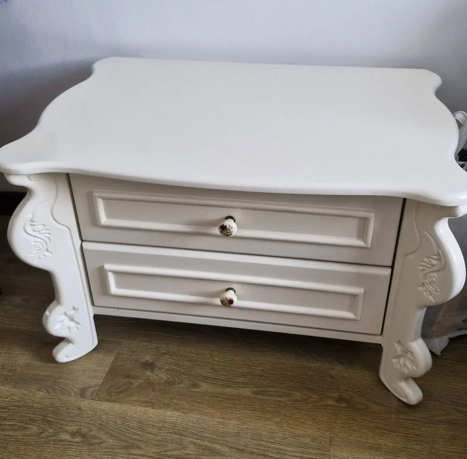 سرویس خواب کلاسیک تخت، میز آرایش، صندلی، پاتختی|تخت و سرویس خواب|تهران, اکباتان|دیوار