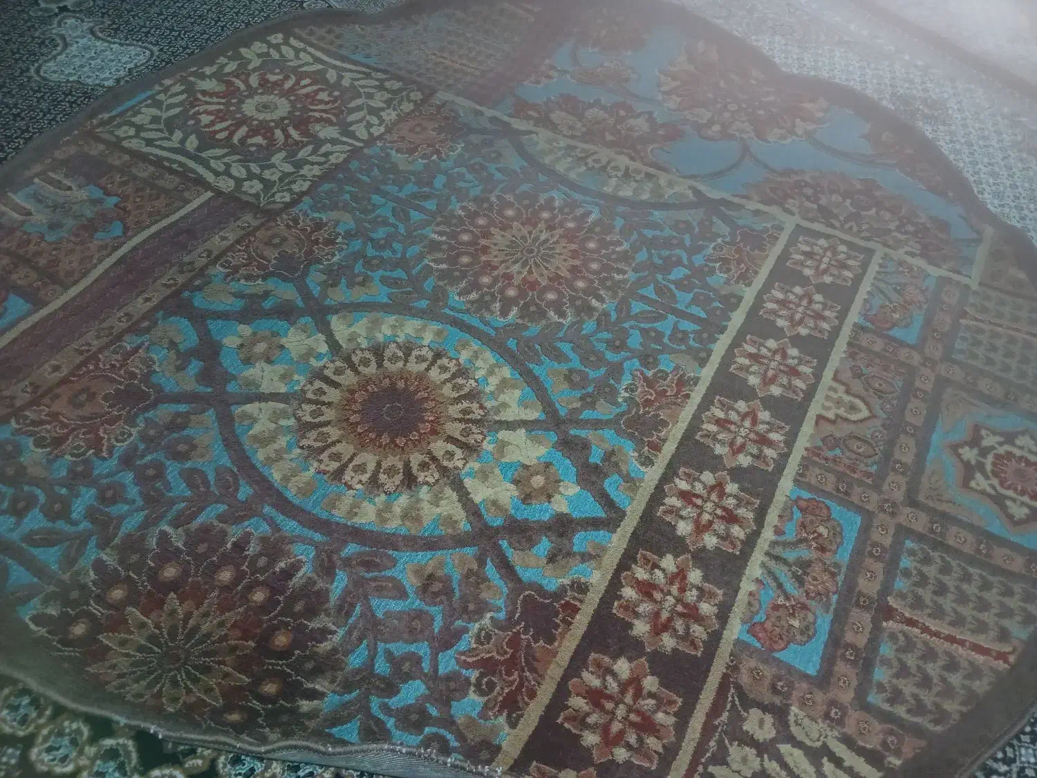 فرش گرد|فرش|گلبهار, شهر جدید گلبهار|دیوار