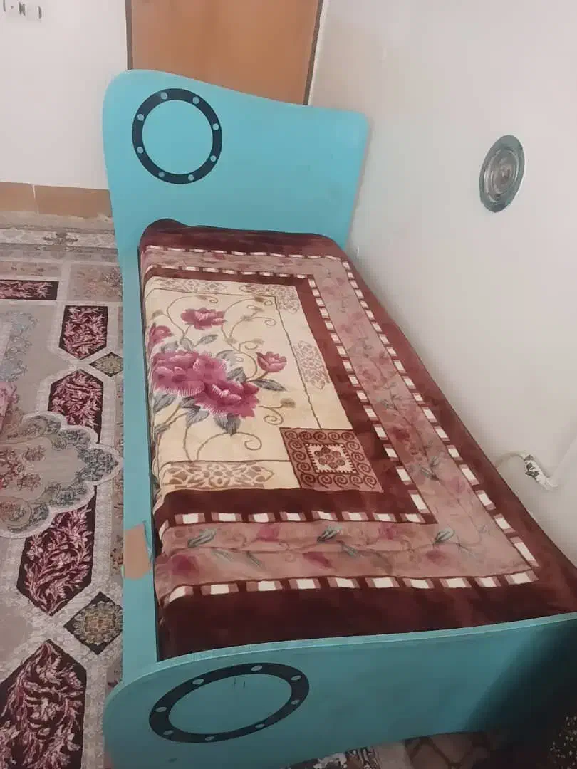 فروش تختخواب یک نفر و کمد|تخت و سرویس خواب|قیروکارزین, |دیوار