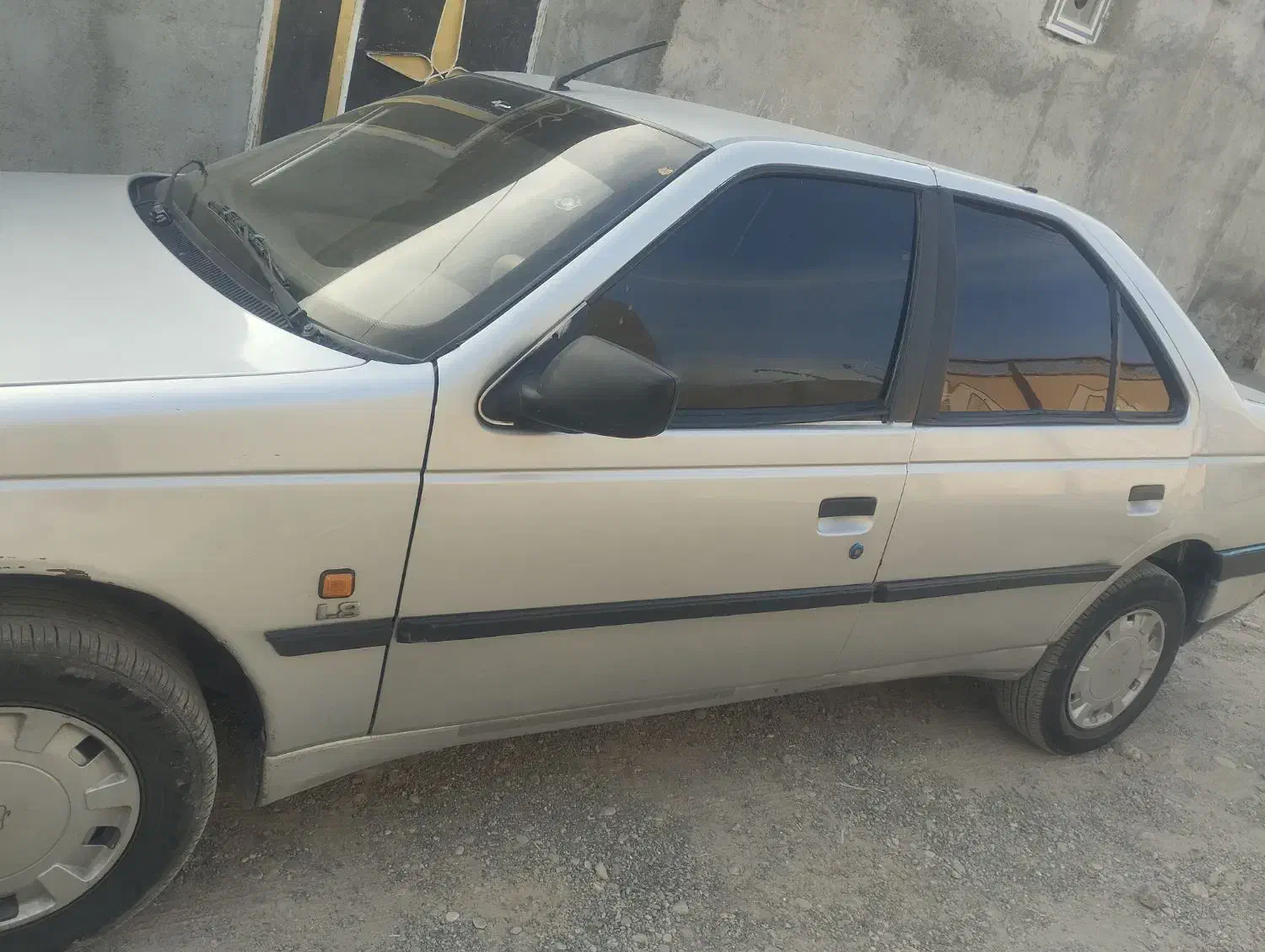 پژو ۴۰۵ مدل ۹۳ دور رنگ|خودرو سواری و وانت|میناب, |دیوار