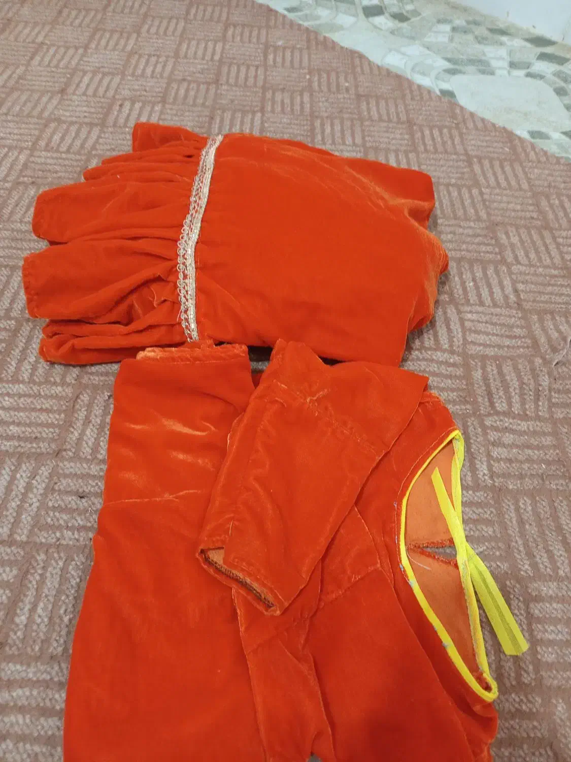 یک دست لباس برای بچه چهار وپنج  ساله خوبه|لباس|یاسوج, |دیوار