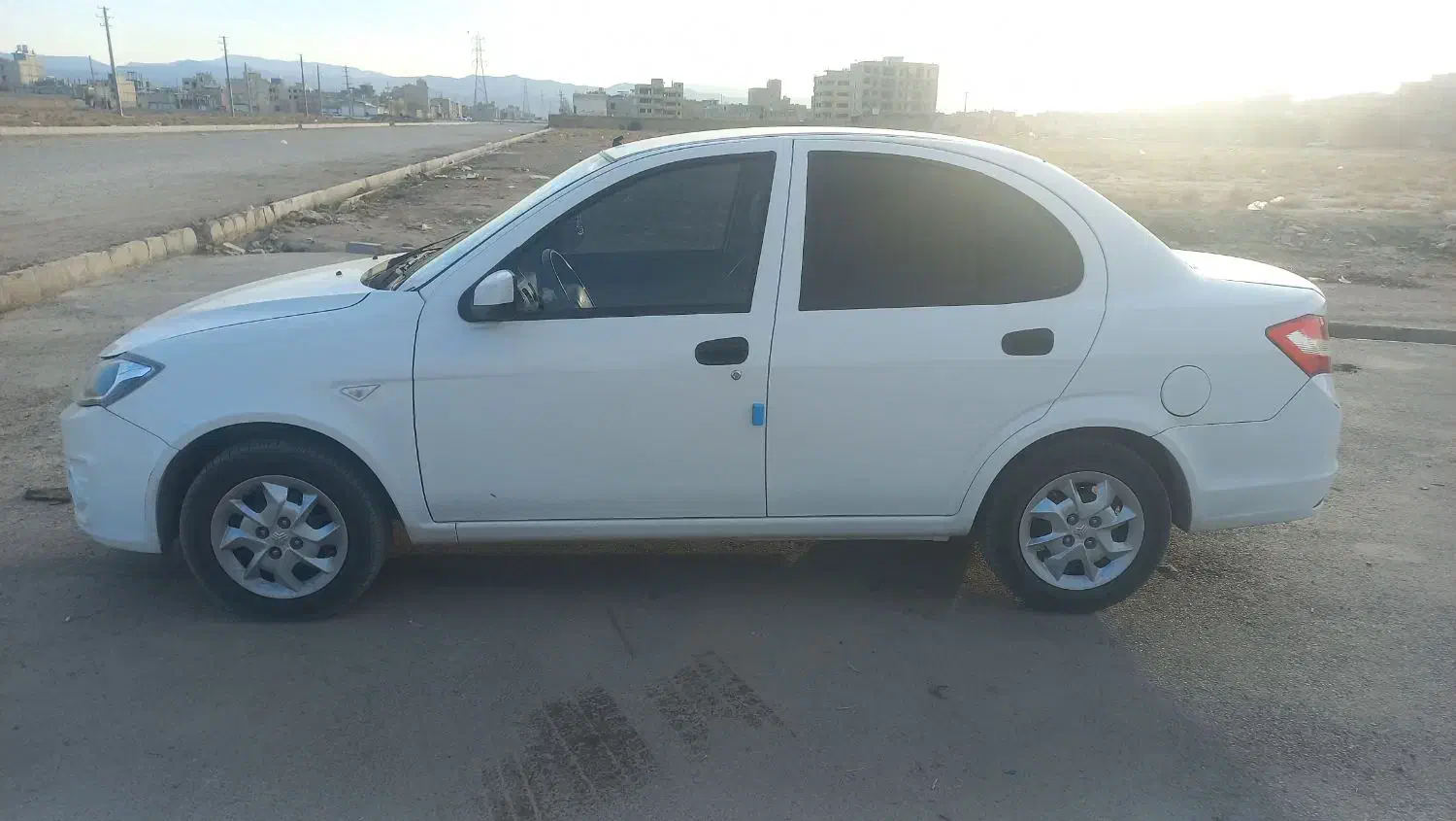 ساینا بدون رنگ وضربه|خودرو سواری و وانت|مرودشت, فاز دوم شهرک فرهنگیان|دیوار