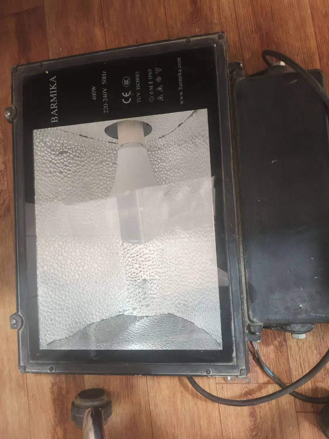 پروژکتور|لامپ و چراغ|فولادشهر, B1|دیوار