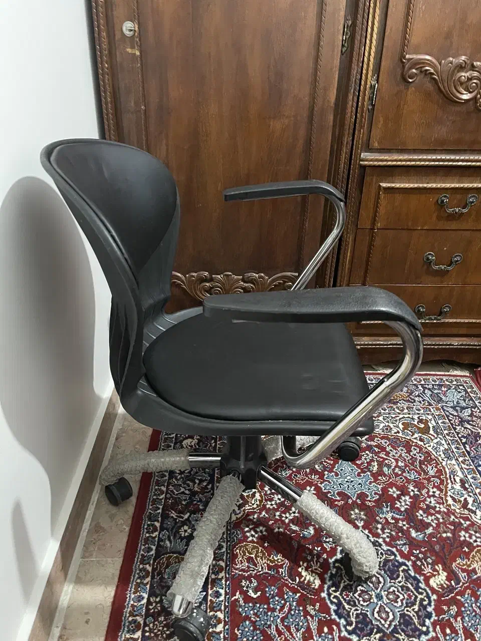 میز  کامپیوترMDF -همراه ۵ عدد صندلی اداری طرح صدفی|مبلمان اداری|تهران, مهران|دیوار