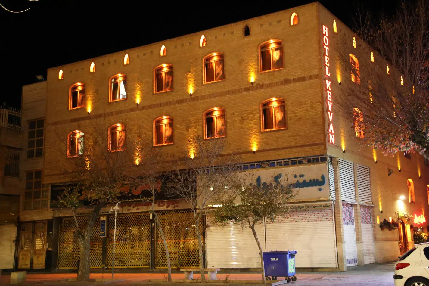 استخدام کارگر بستنی کیوان شیراز|استخدام خدمات فروشگاه و رستوران|شیراز, بازار|دیوار