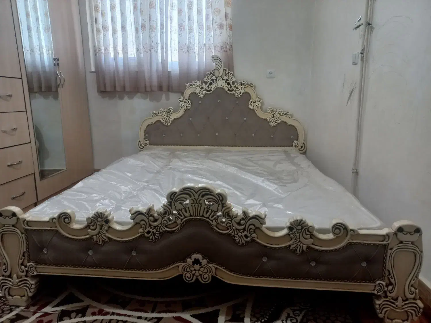 تخت خواب ۲ نفره|تخت و سرویس خواب|اقبالیه, |دیوار