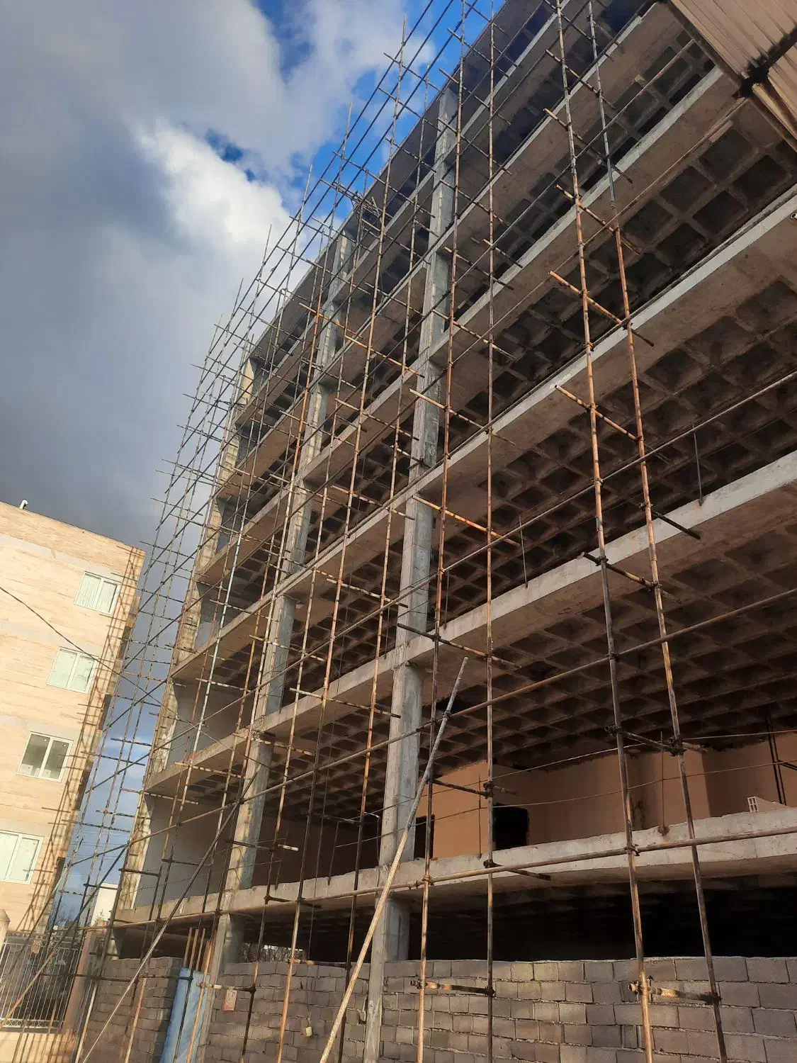 شاه.     جهان|خدمات پیشه و مهارت|مشهد, نیروی هوایی|دیوار