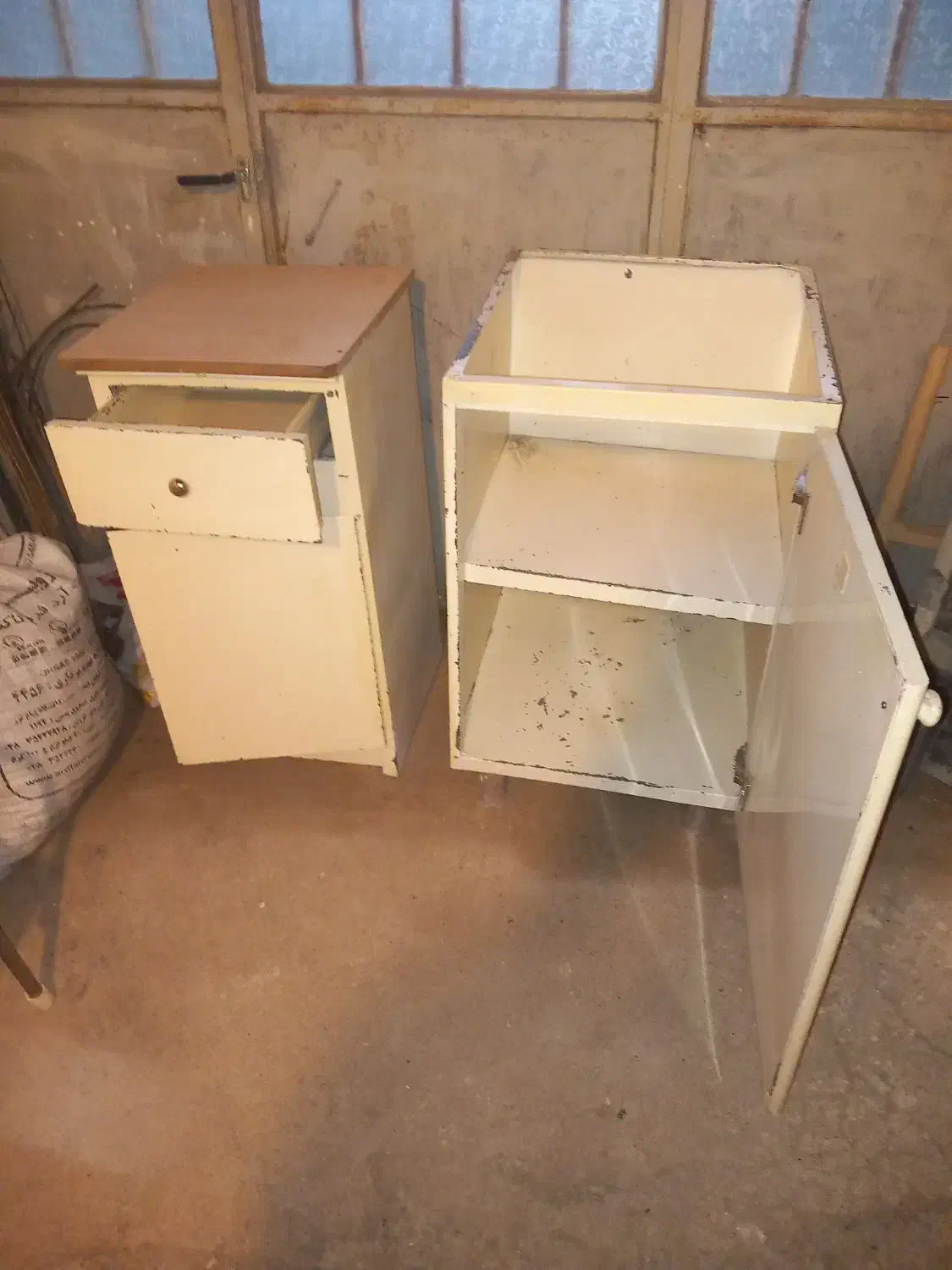 کابینت‌ فلزی‌. آهنی. زمینی تمیز|مبلمان خانگی و میز عسلی|ابهر, |دیوار