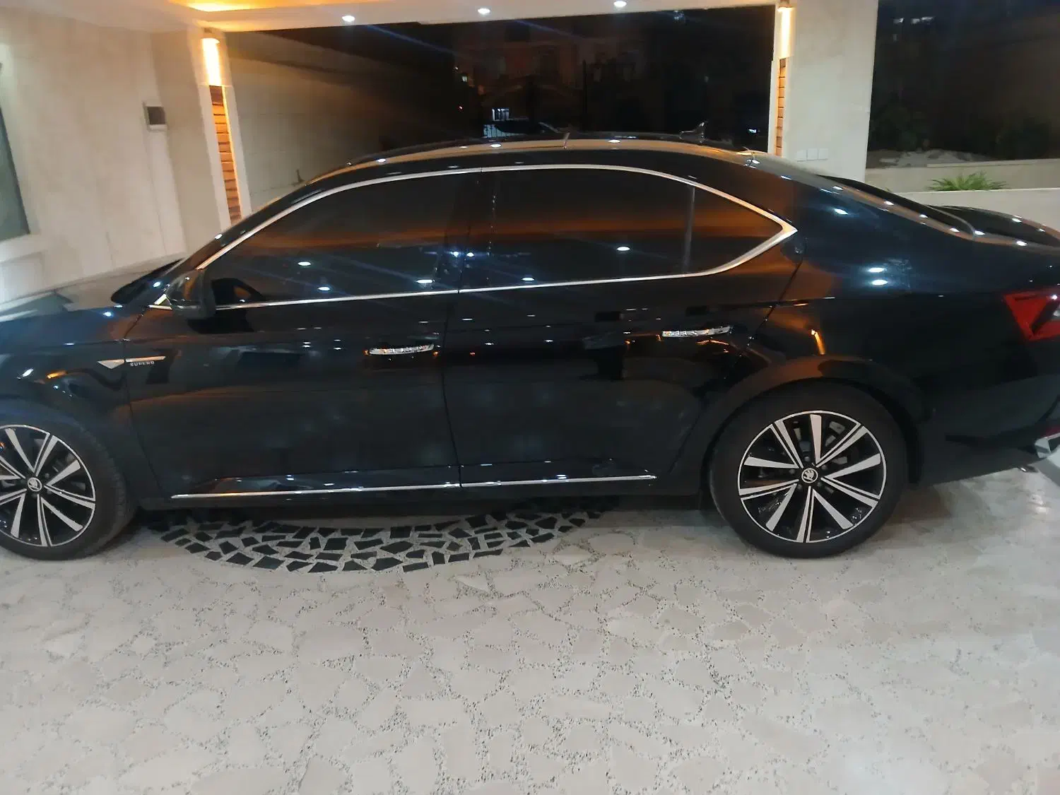 شیشه دودی uvکاور سقف و بدنه در محل و درب مغازه|خدمات موتور و ماشین|کرج, کوی کارمندان شمالی|دیوار