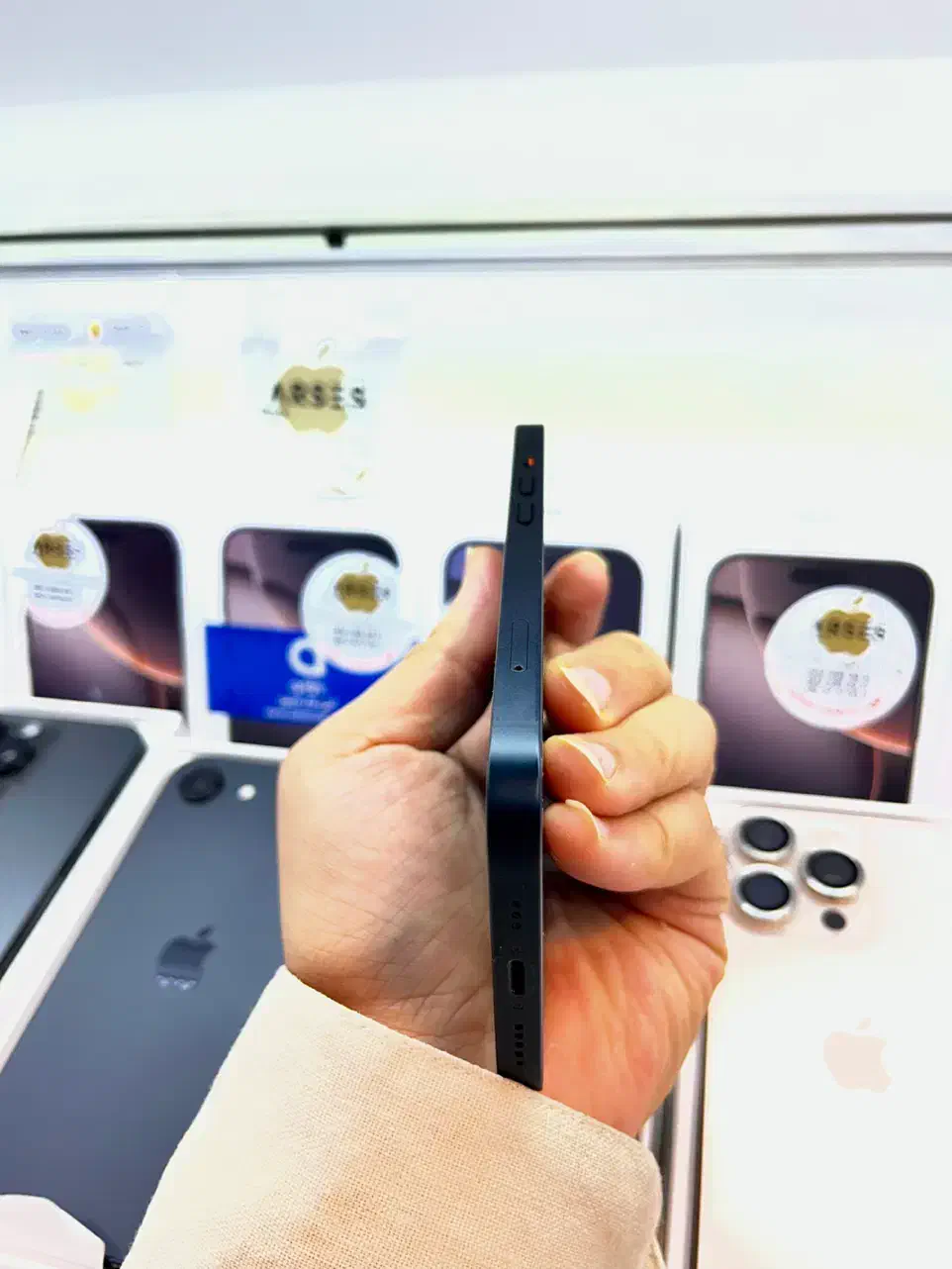 iPhone 13 مشکی تمیز باتری ۹۰|موبایل|کرج, کوی امامیه|دیوار