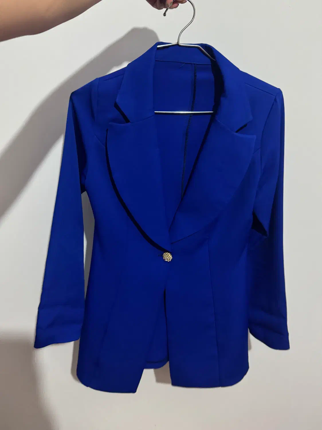 کت مجلسی مازراتی|لباس|ساری, |دیوار