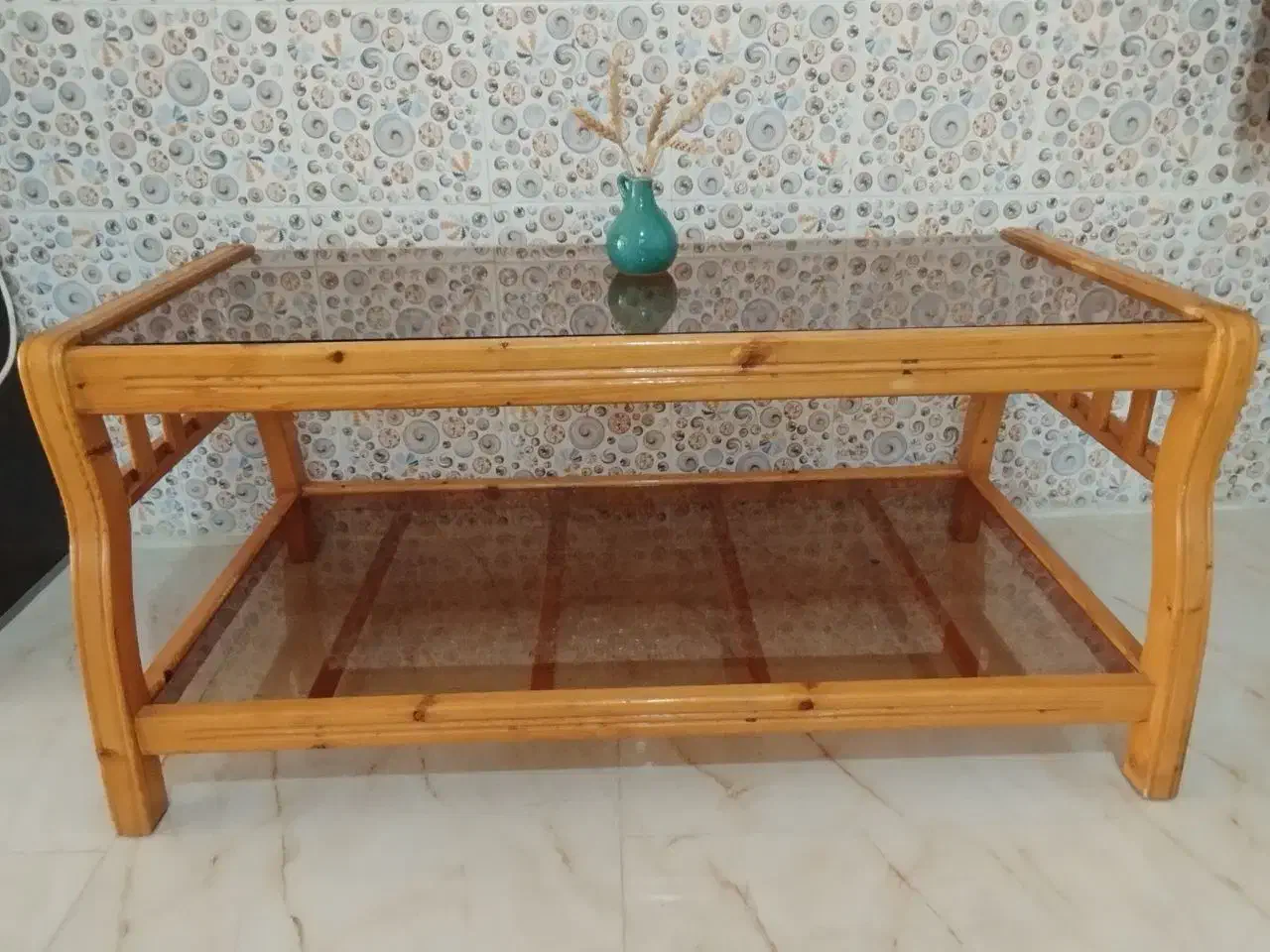 میز جلو مبلی سالم و تمیز۴۰۰|مبلمان خانگی و میز عسلی|چالوس, |دیوار