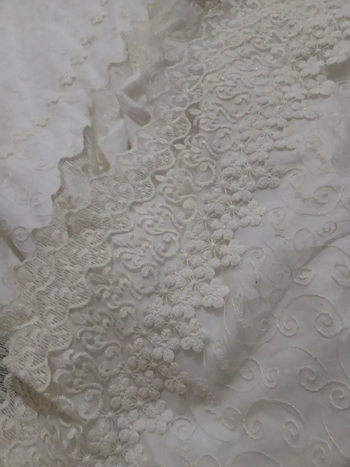 پرده حریر زیبا با استر زیر دوتا لنگه مخمل قهوای|پرده، رانر، رومیزی|مسجد سلیمان, |دیوار