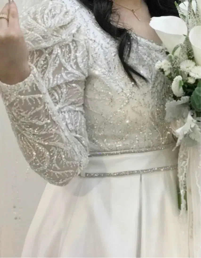 لباس عقد|لباس|رشت, توشیبا|دیوار