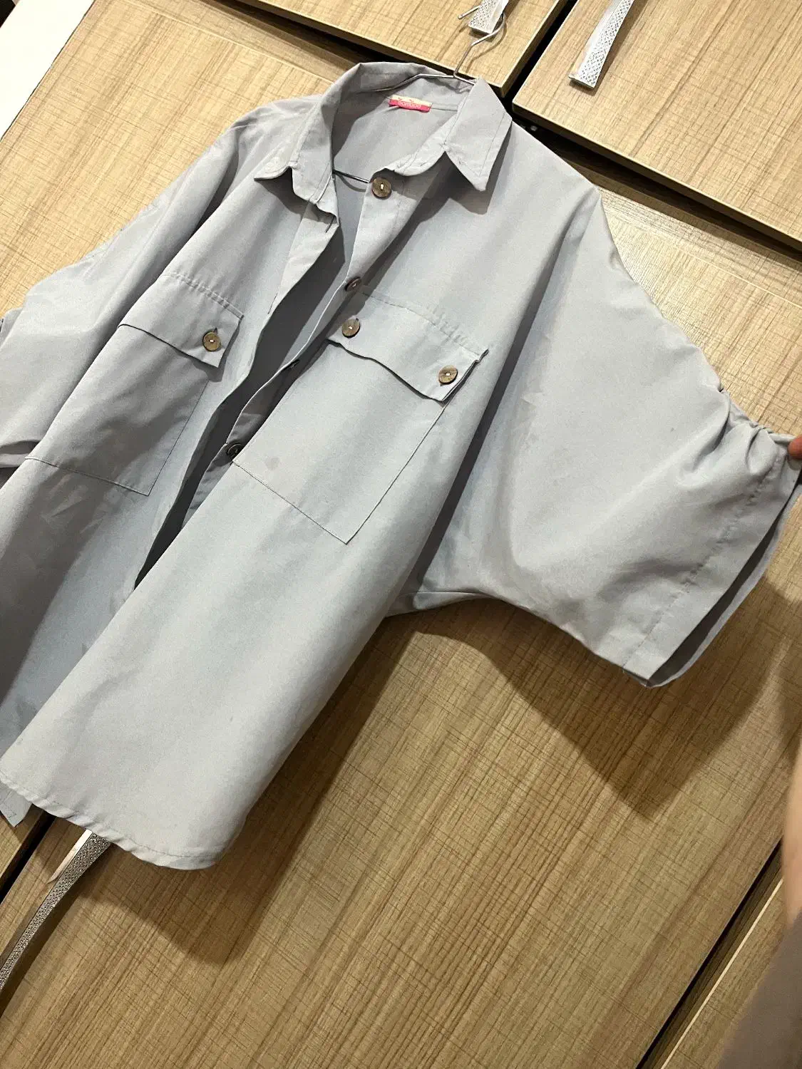 تعدادی مانتو|لباس|صدرا-فارس, فاز ۱|دیوار