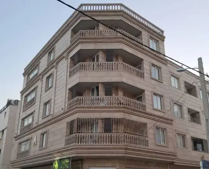 فروش واحد ۱۰۰ متری دو یا سه خواب بلوار طلاییه|فروش آپارتمان|شیراز, شهرک رضوان|دیوار