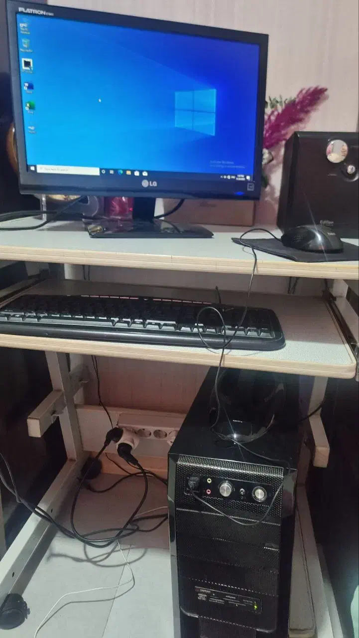 سیستم کامپیوتر و میز (کامل )|رایانه رومیزی|تهران, زنجان جنوبی|دیوار