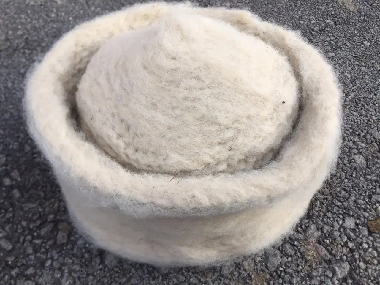 کلاه اربابی جوراب و پاپوش سنتی پشمی|لباس|شیراز, باغشهر اهل بیت|دیوار