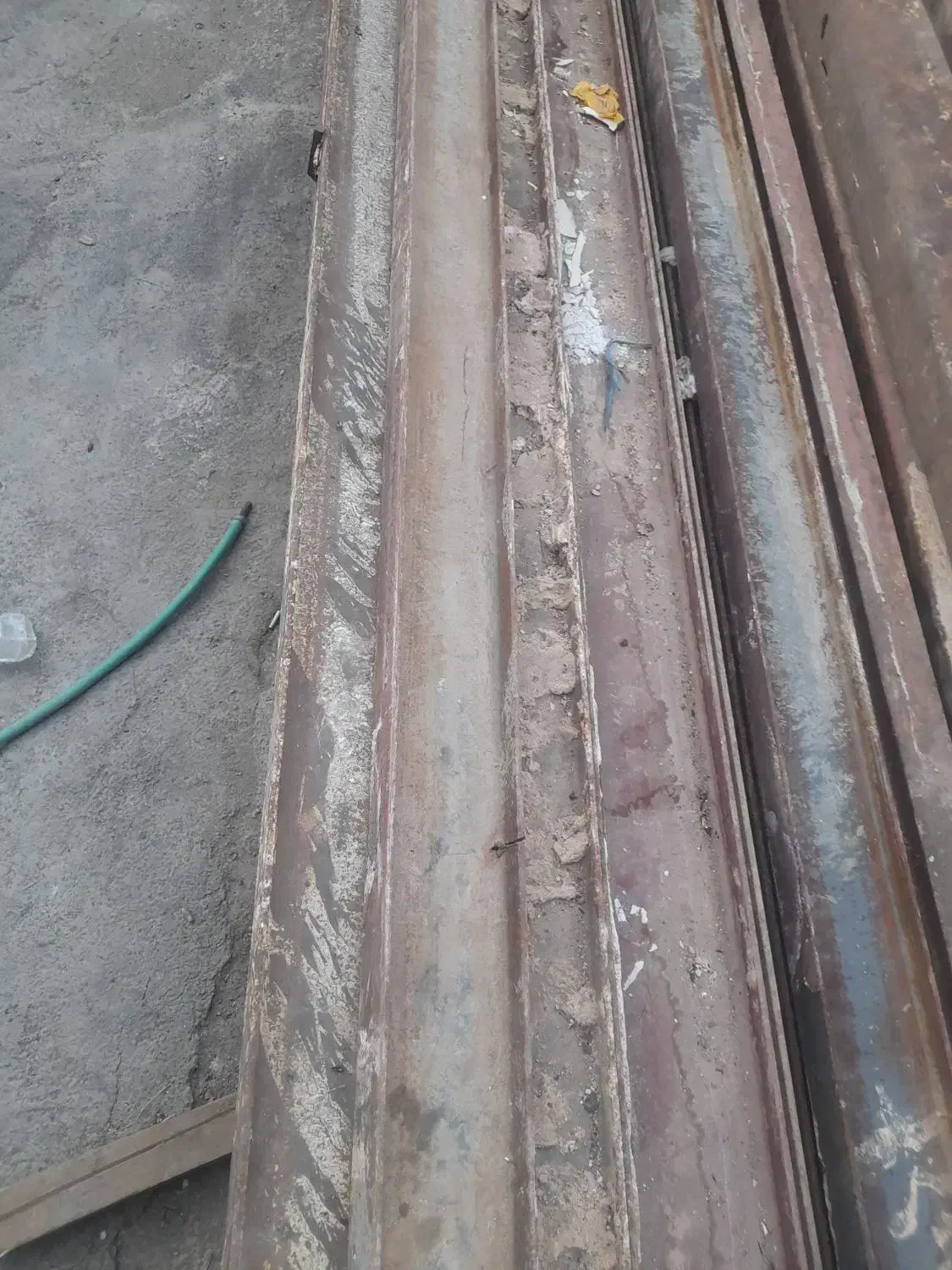 تیراهن و درب و پنجره|مصالح و تجهیزات ساختمان|همدان, |دیوار