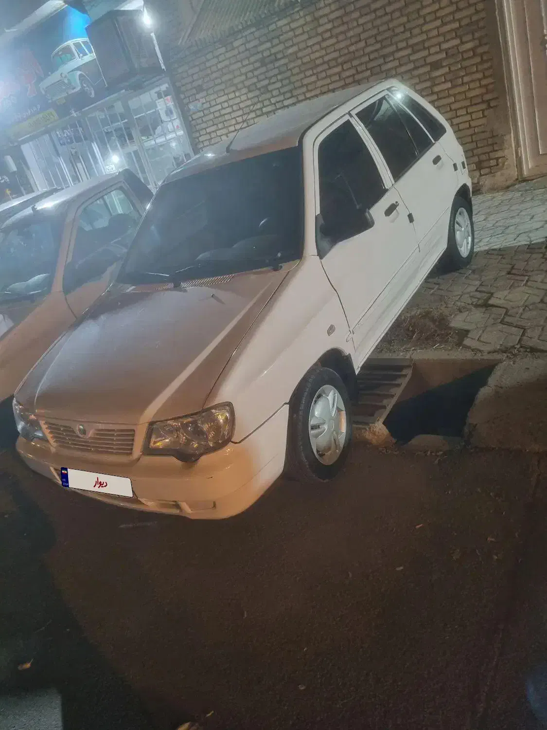 ۱۱۱فروش نقدی یا معاوضه با پراید|خودرو سواری و وانت|قائن, |دیوار