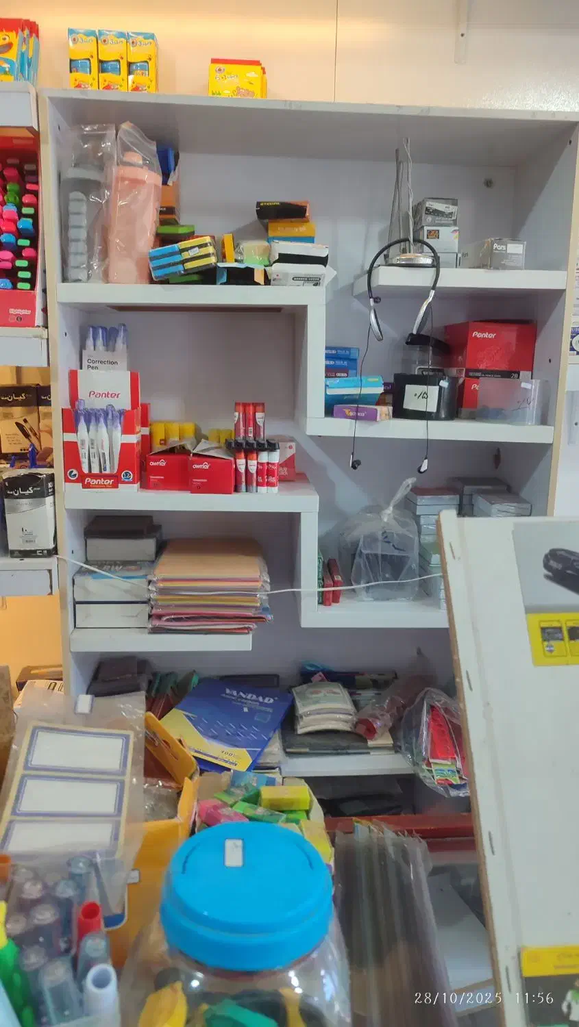 ویترین مغازه چوبی و شیک|فروشگاه و مغازه|ماهدشت, |دیوار