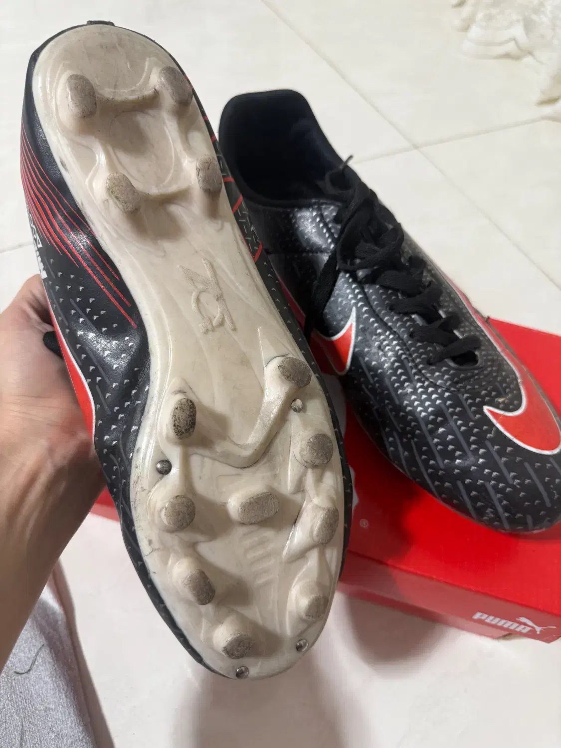 کتونی فوتبال|تجهیزات ورزشی|رشت, گلزاران|دیوار