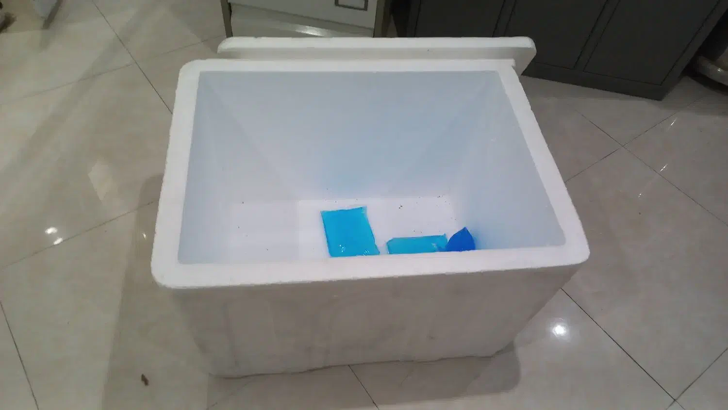 یخدان یا کائوچوب|ظروف نگهدارنده، پلاستیکی، یکبارمصرف|قم, شهدا|دیوار