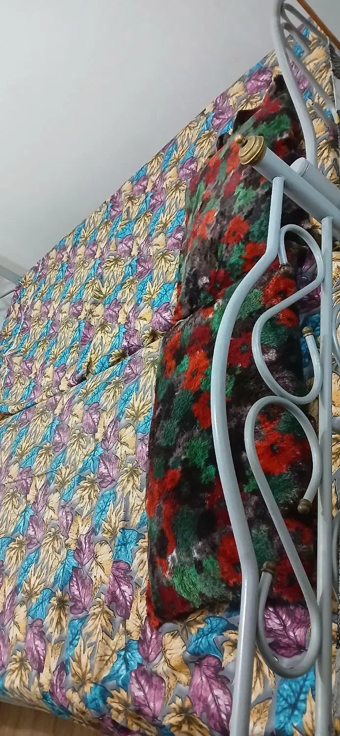 ۲عدد تخت فرفرژه بدون تشک|تخت و سرویس خواب|رشت, خرسندی|دیوار