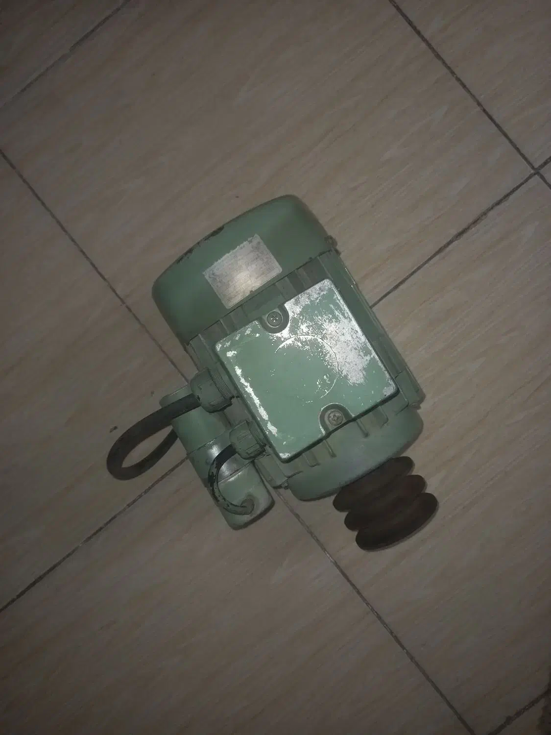 الکتروموتور یک اسب آلمانی|ماشینآلات صنعتی|ری, علایین|دیوار