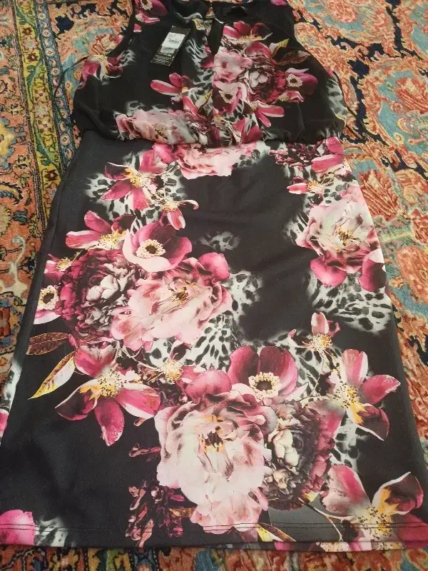 لباس مجلسی|لباس|لواسان, |دیوار