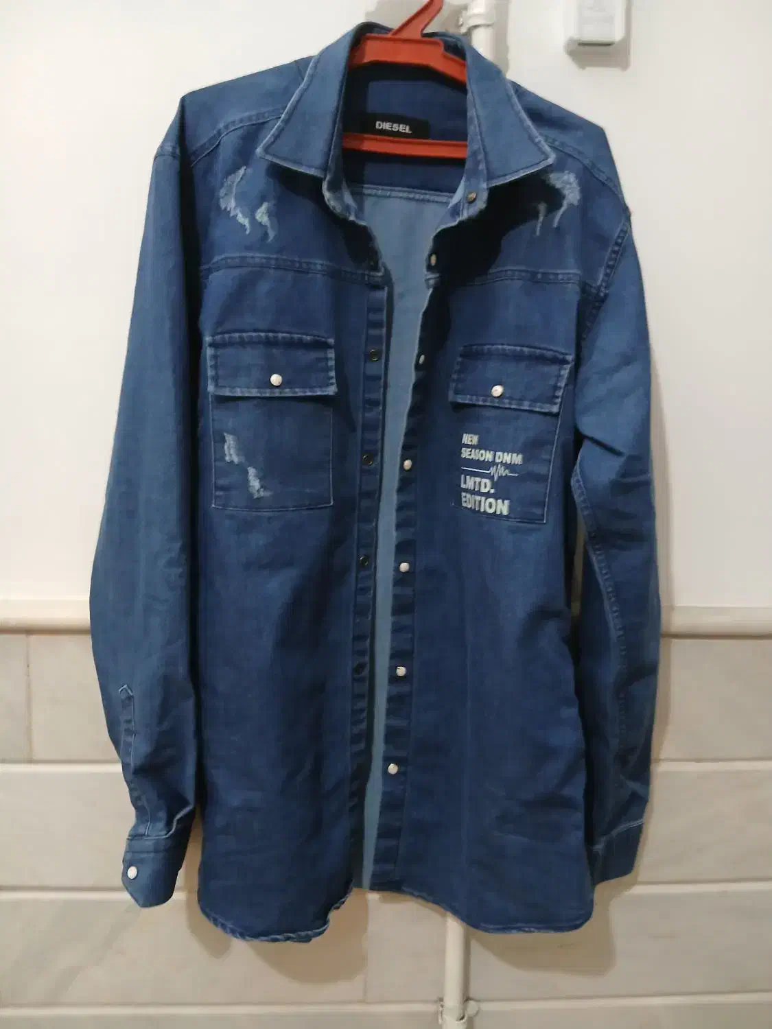 مانتو جین|لباس|قم, باجک سه|دیوار