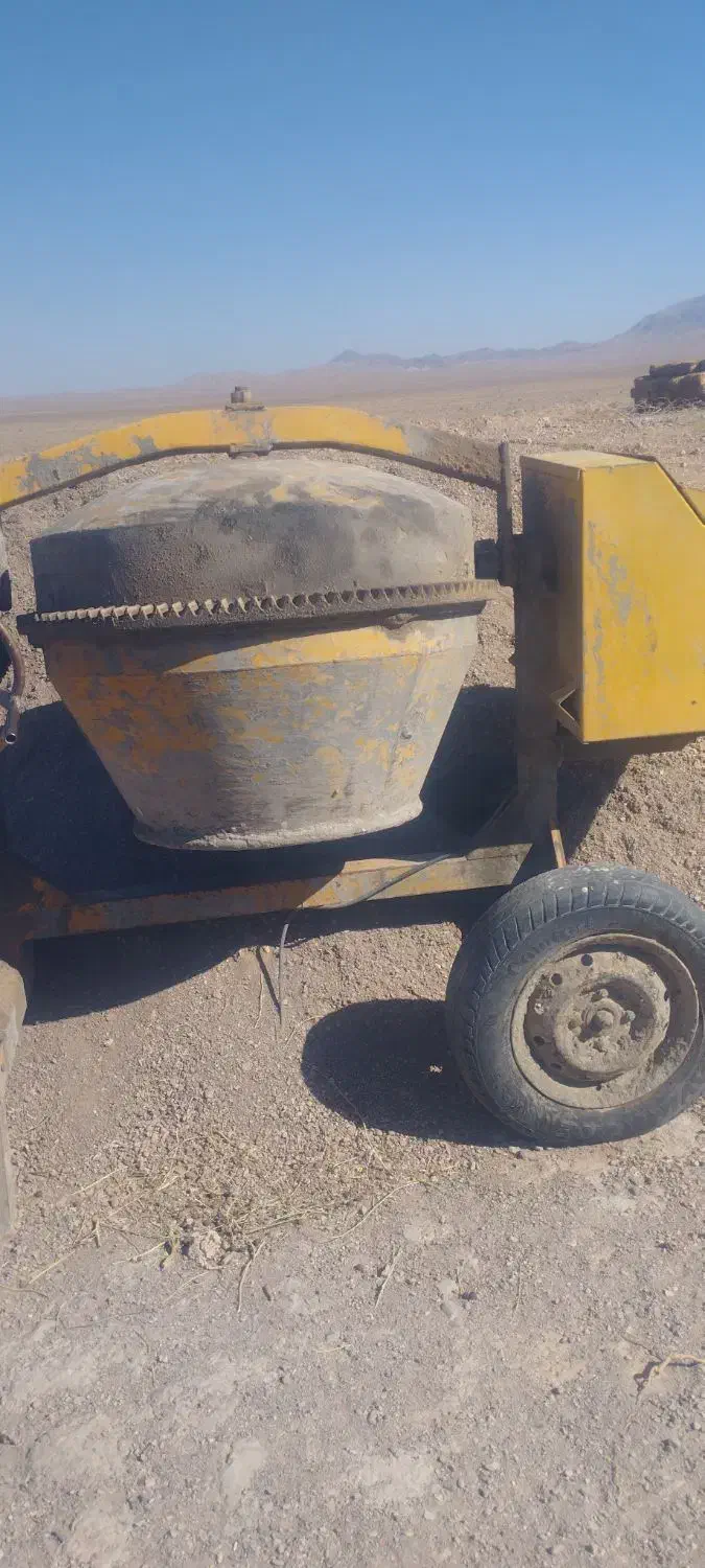 خردکن و همزن|خردکن، آسیاب، غذاساز|سده (خراسان جنوبی), |دیوار