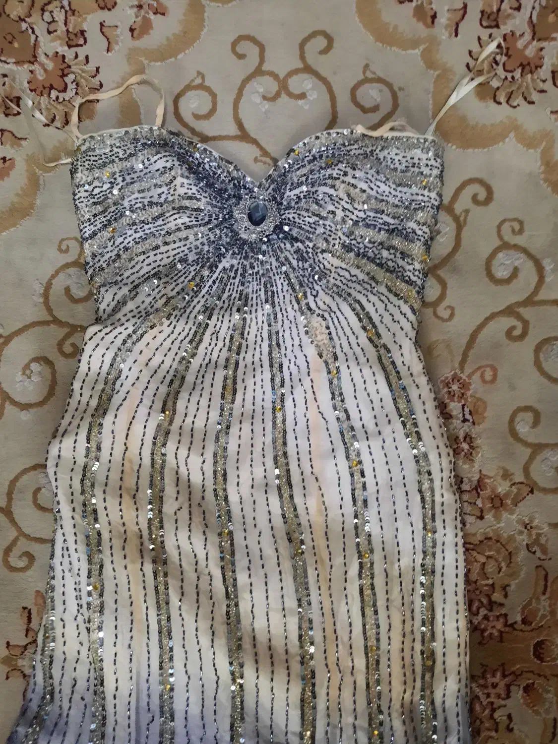 لباس مجلسی|لباس|اندیشه, اندیشه فاز ۱|دیوار