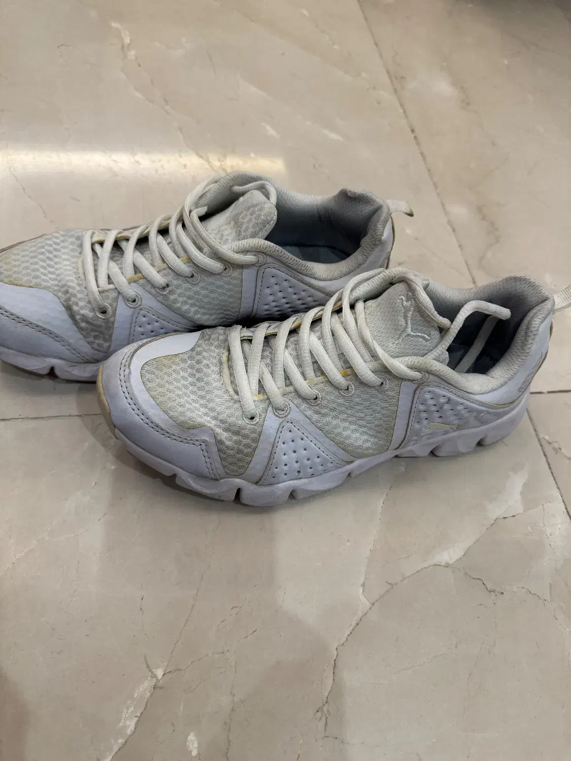 کتونی پوما سایز ۳۹ رنک سفید|کیف، کفش، کمربند|گلپایگان, |دیوار