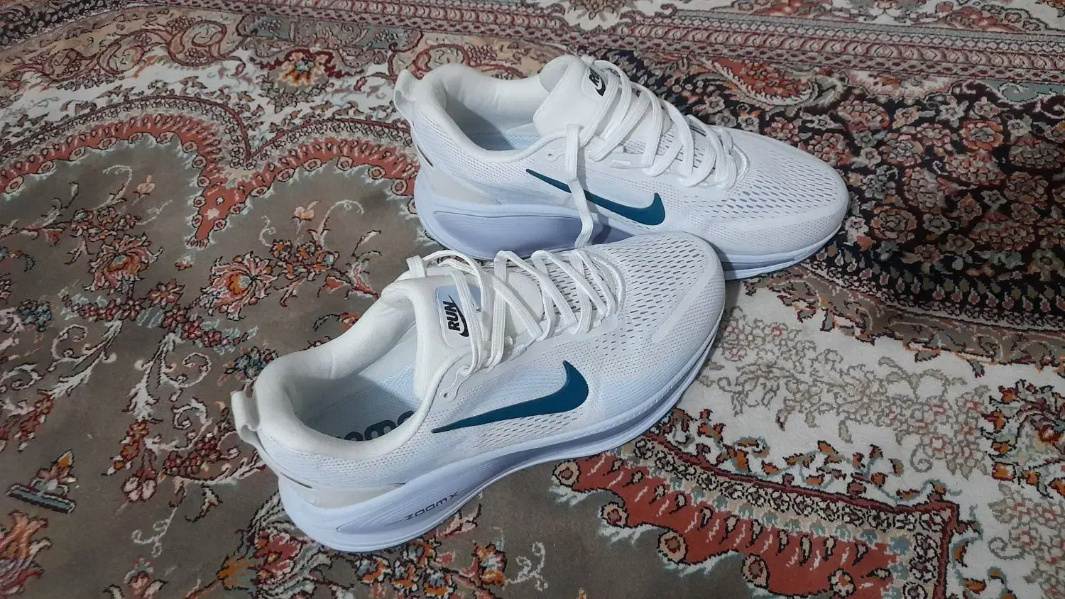 کتونی نایک وُمرو ۱۸ اورجینال اصلی|کیف، کفش، کمربند|تهران, امام زاده عبدالله|دیوار