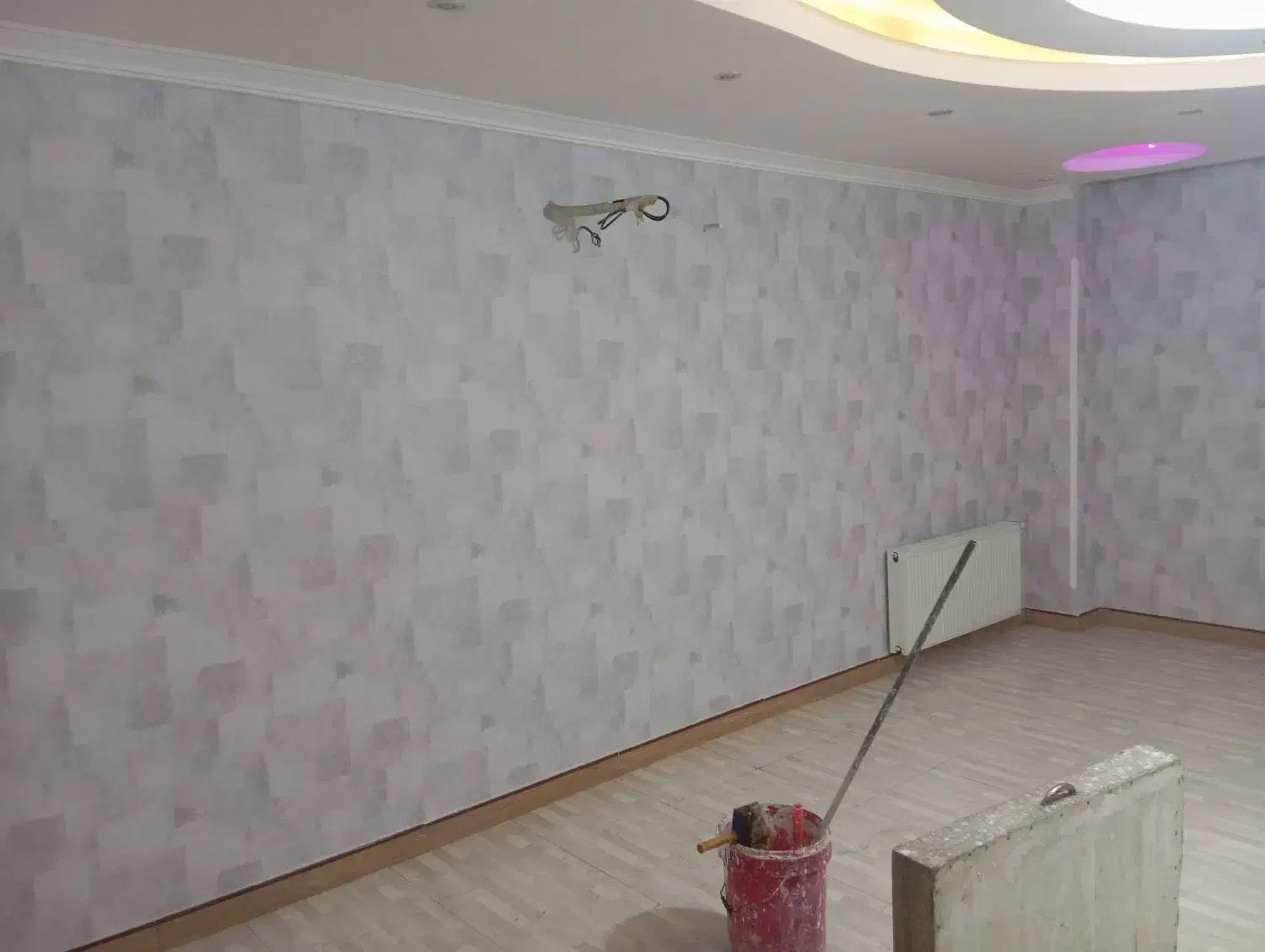 نیازمند شاگرد کاغذ دیواری فوری کار دایم|خدمات پیشه و مهارت|اسلام‌شهر, شهرک واوان|دیوار