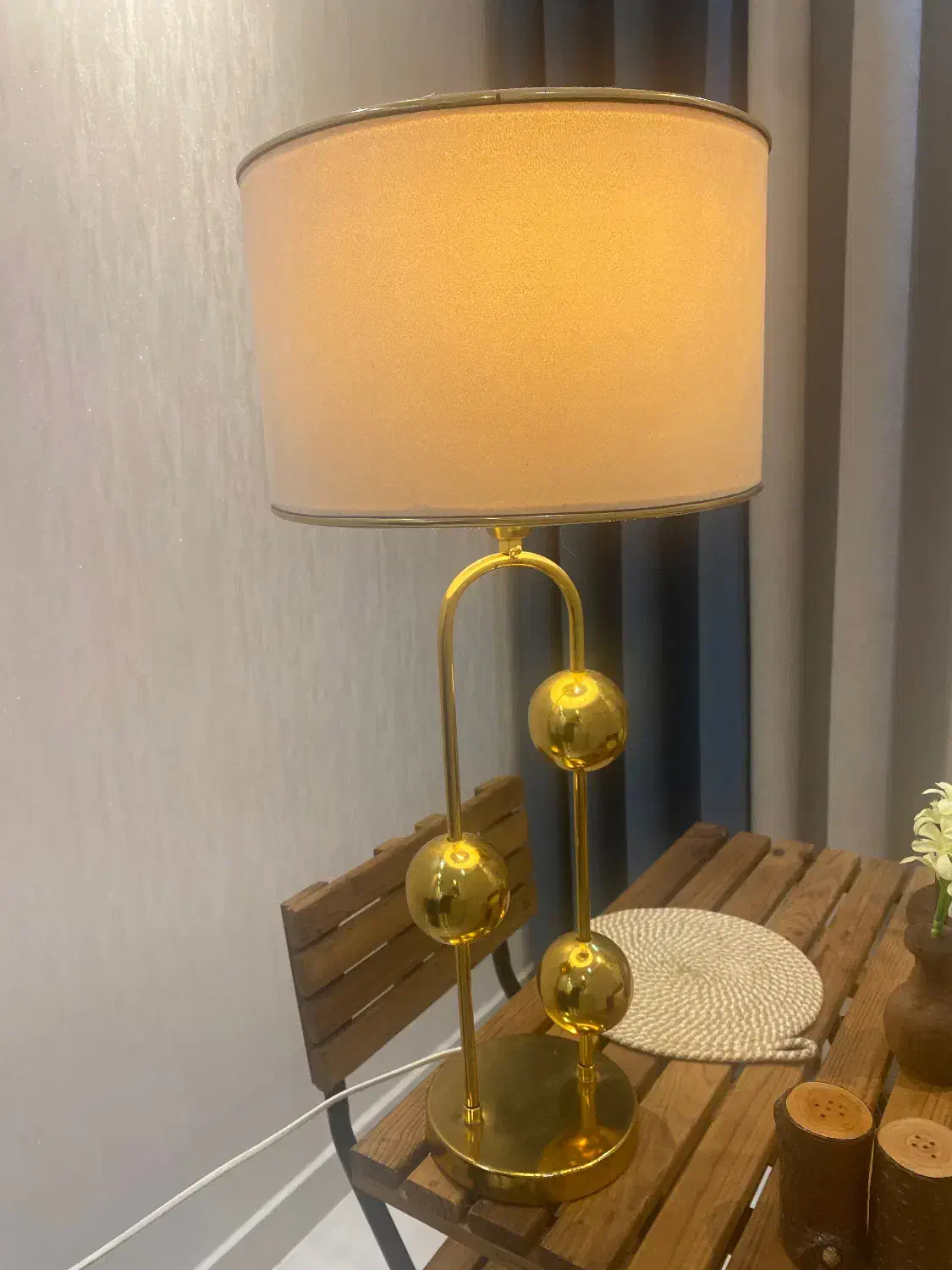 چراغ اباژور|چراغ خواب و آباژور|رشت, آب و برق|دیوار