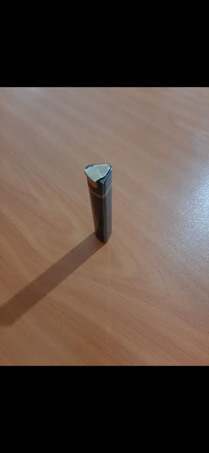 فندک گازی نو|کلکسیون اشیاء عتیقه|میانه, |دیوار