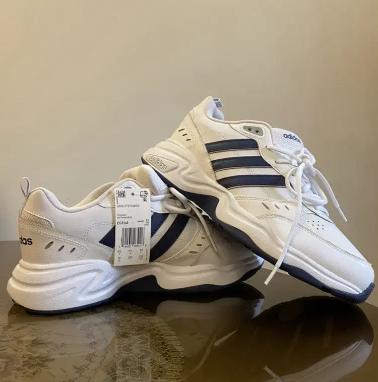 کفش Adidas آدیداس اریجینال سایز ۴۳ و ۴۴|کیف، کفش، کمربند|تهران, فرمانیه|دیوار
