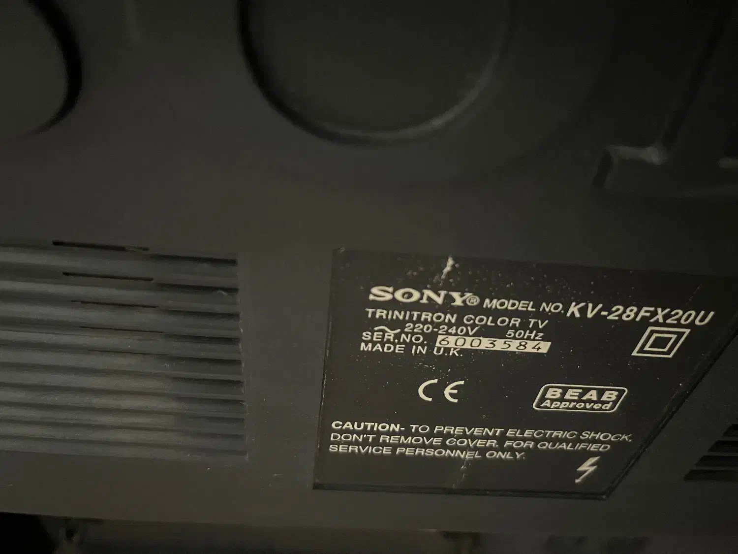 تلویزیون سونی و یک دستگاه سی دی|تلویزیون و پروژکتور|زنجان, |دیوار