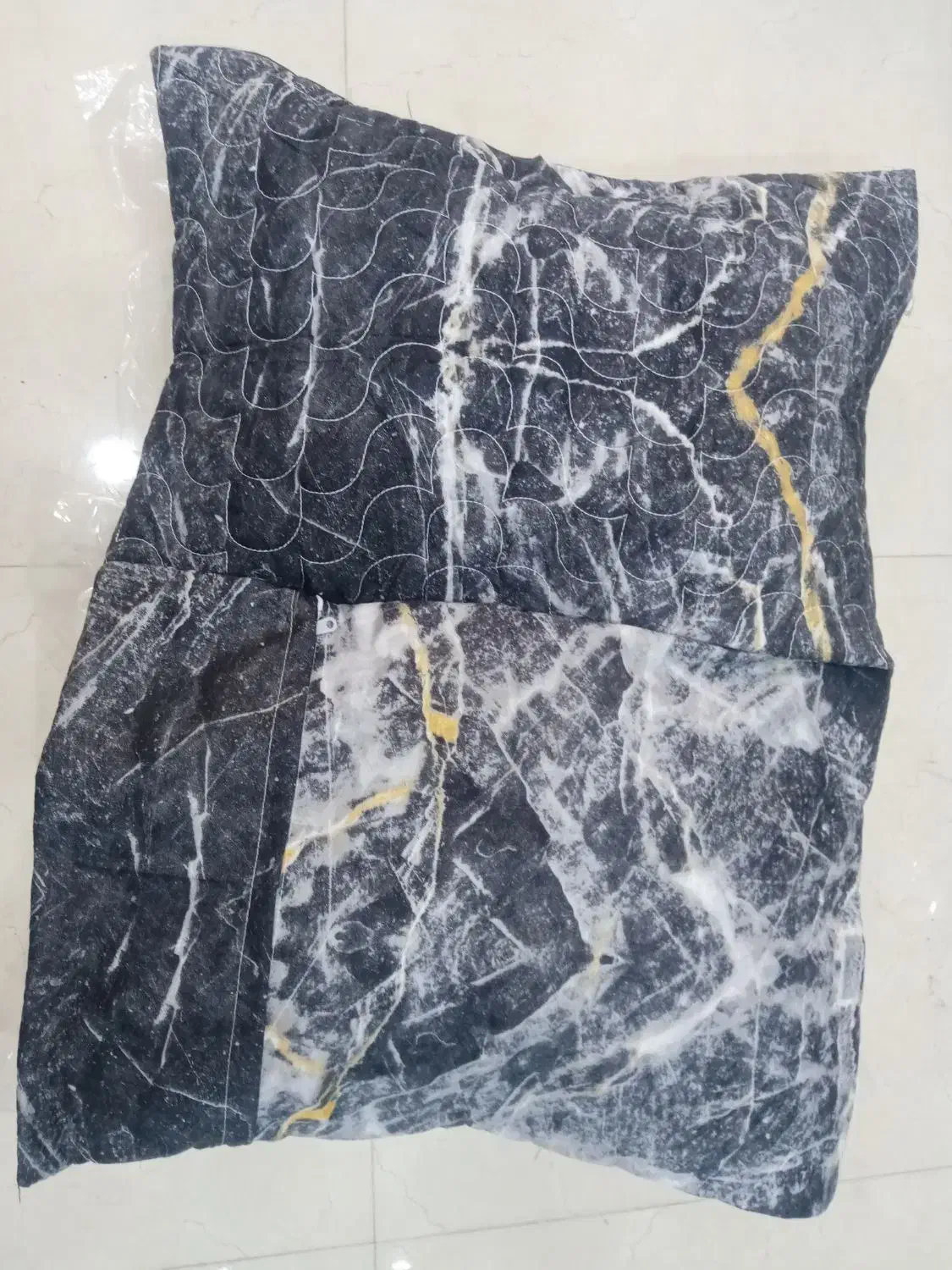 روبالشتی،برگ بالش|رختخواب، بالش، پتو|بانه, |دیوار