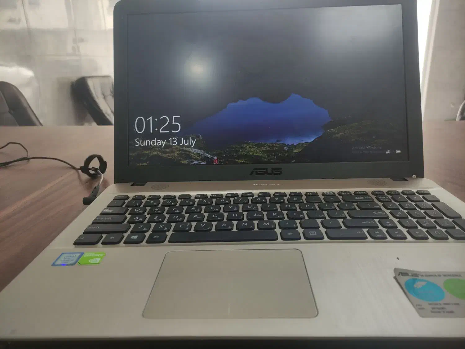 x541u|رایانه همراه|قم, چهل درخت‎|دیوار