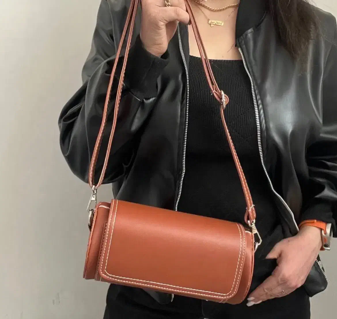 کیف استوانه ای|کیف، کفش، کمربند|کاشمر, |دیوار