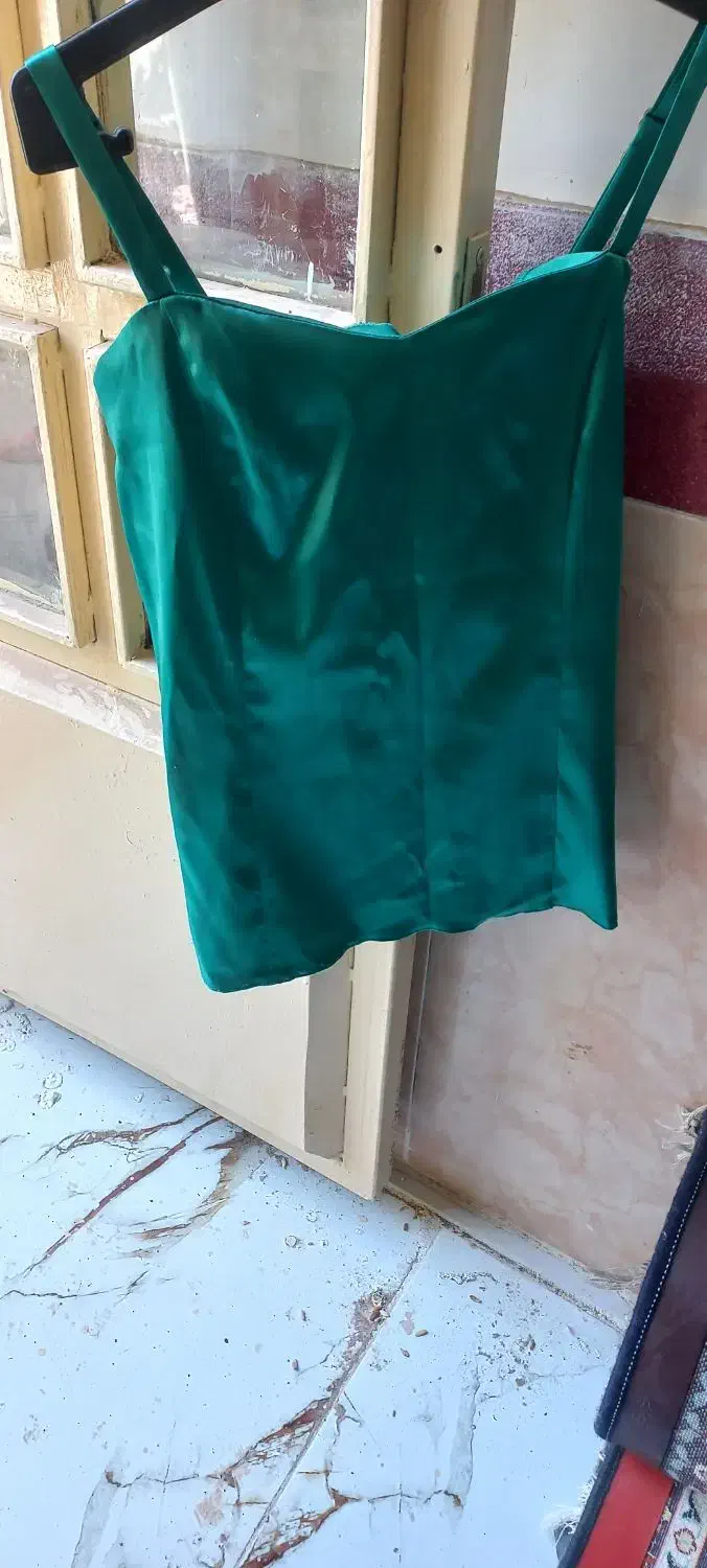 کت ودامن مجلسی|لباس|نوده انقلاب, |دیوار