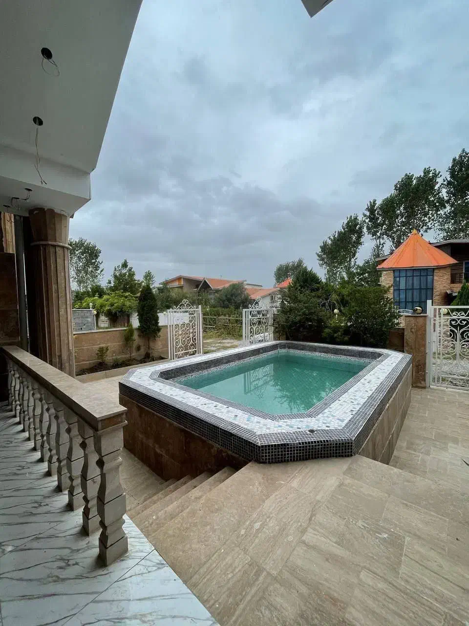 ویلا باغ استخردار/شهرکی/سندششدانگ|فروش خانه و ویلا|چمستان, |دیوار