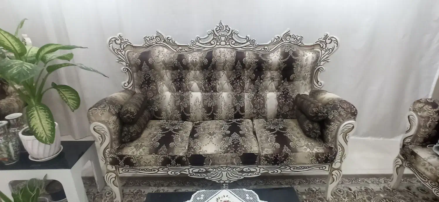 مبل هفت نفره سلطنتی در حد نو|مبلمان خانگی و میز عسلی|مهدی شهر, |دیوار