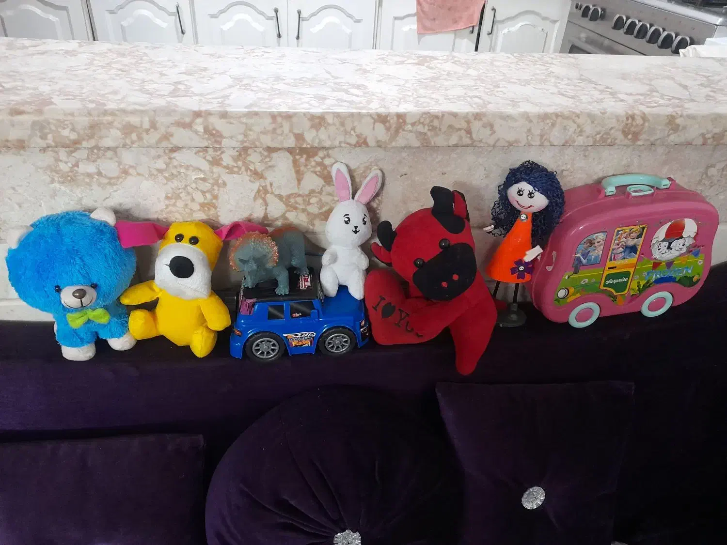 اسباب بازی|اسباببازی|ری, علایین|دیوار