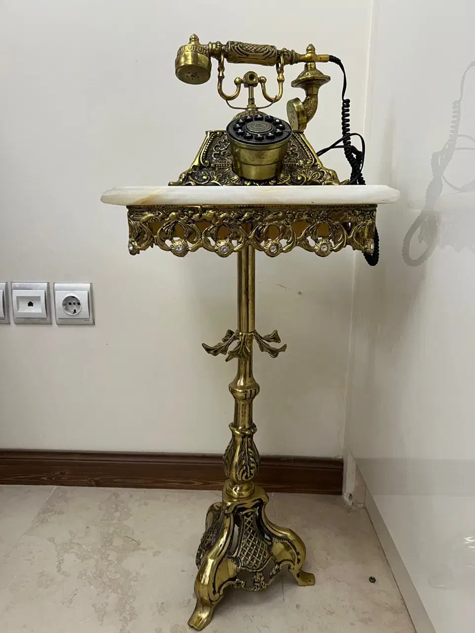 میز و تلفن برنجی|میز تلفن|تهران, جنتآباد شمالی|دیوار