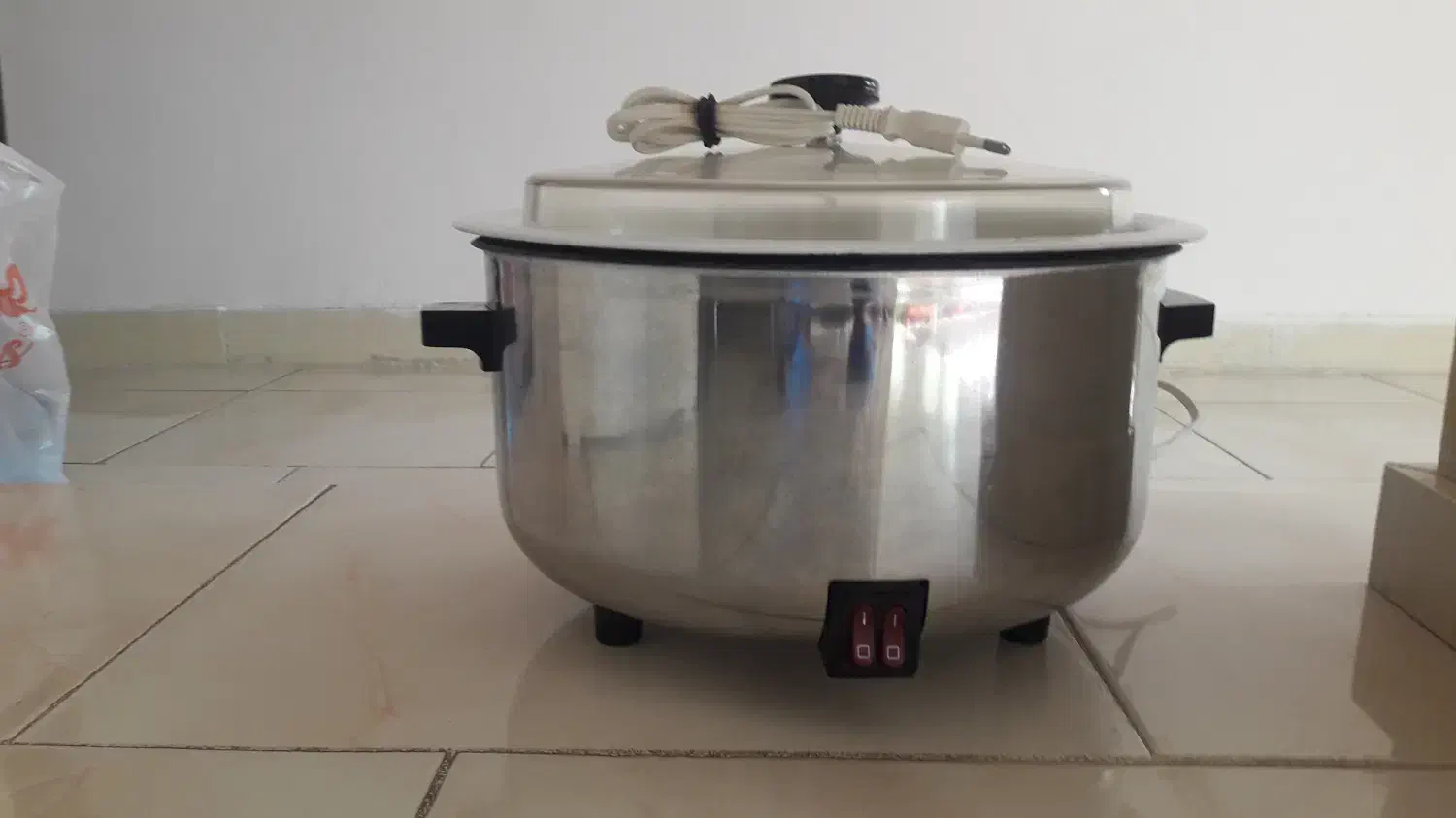 آرام پز نپتون و نیم دست برنج خوری چینی|اجاق گاز و لوازم برقی پختوپز|گلبهار, نوبهار|دیوار