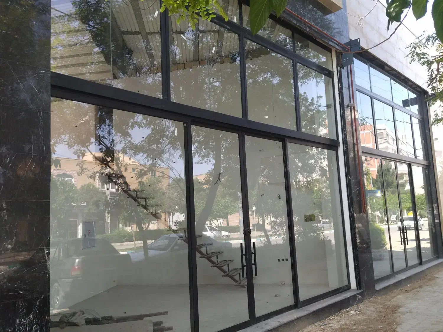 شیشه سکوریت و کرکره برقی|مصالح و تجهیزات ساختمان|بجنورد, |دیوار